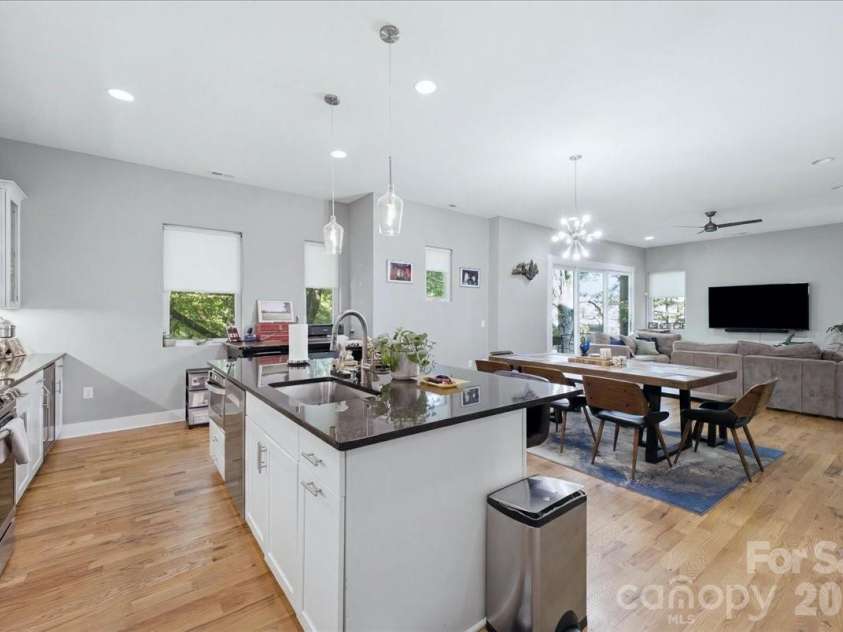 1315 Davidson Street, Charlotte, NC 28206.  MLS# CAR4400478, YatesRealty ID 36180. Kitchen