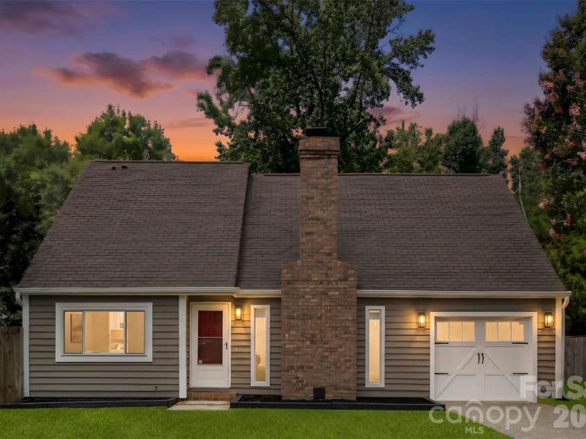 6719 Montezuma Trail, Charlotte, NC 28227.  MLS# CAR4401171, YatesRealty ID 36181. 