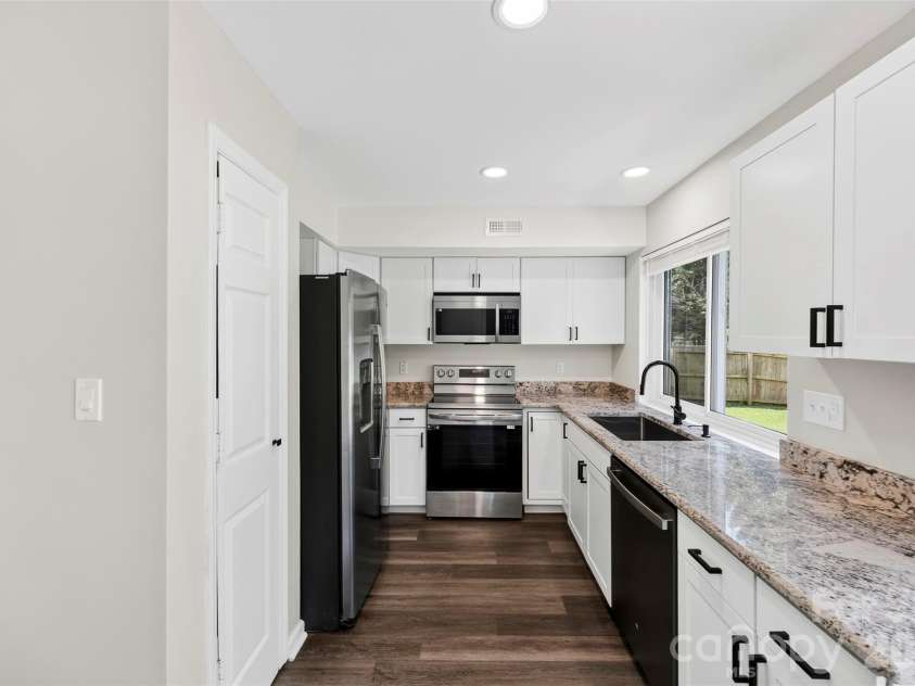6719 Montezuma Trail, Charlotte, NC 28227.  MLS# CAR4401171, YatesRealty ID 36181. 