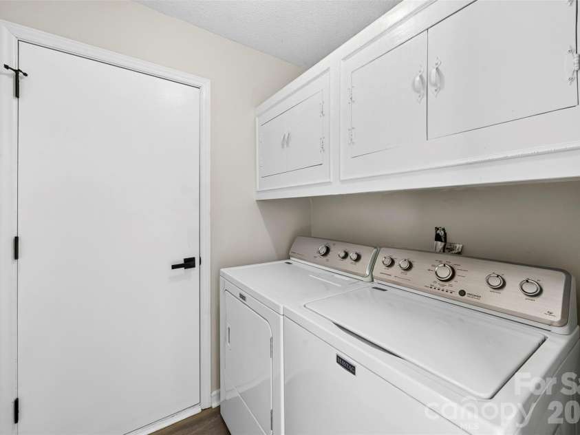 6719 Montezuma Trail, Charlotte, NC 28227.  MLS# CAR4401171, YatesRealty ID 36181. 