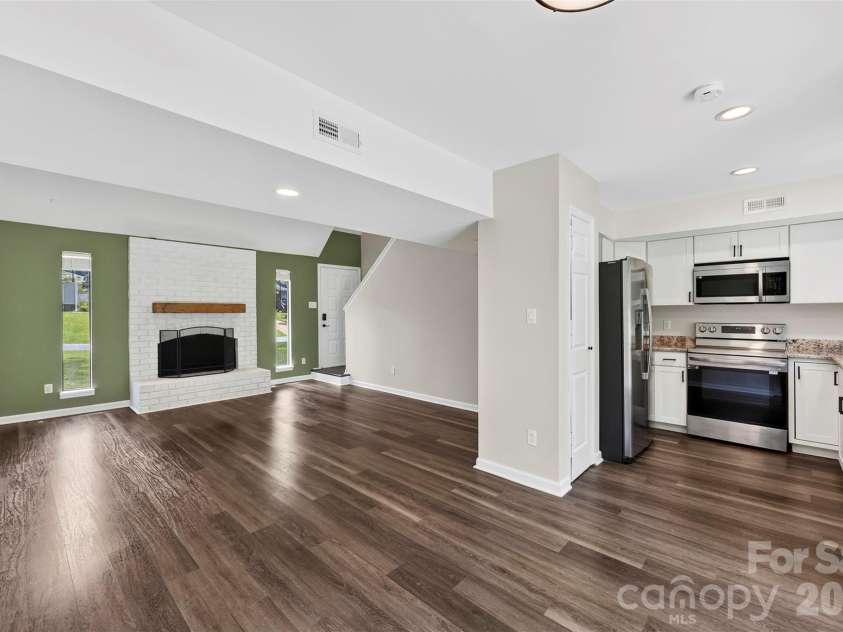 6719 Montezuma Trail, Charlotte, NC 28227.  MLS# CAR4401171, YatesRealty ID 36181. 