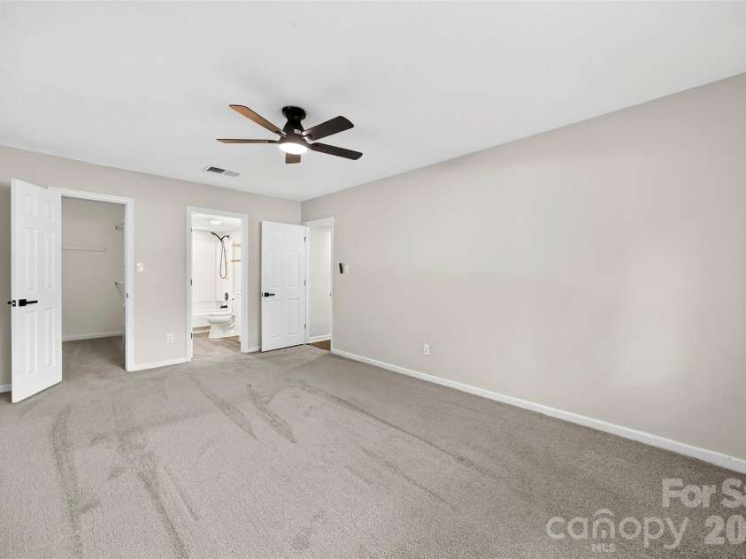 6719 Montezuma Trail, Charlotte, NC 28227.  MLS# CAR4401171, YatesRealty ID 36181. 