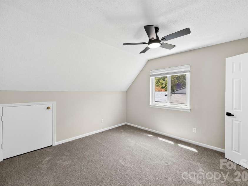 6719 Montezuma Trail, Charlotte, NC 28227.  MLS# CAR4401171, YatesRealty ID 36181. 