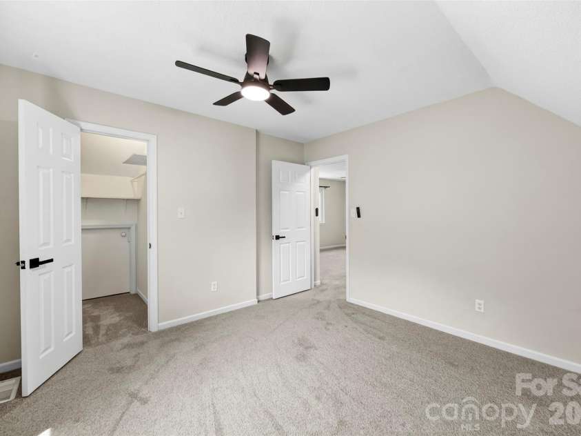 6719 Montezuma Trail, Charlotte, NC 28227.  MLS# CAR4401171, YatesRealty ID 36181. 