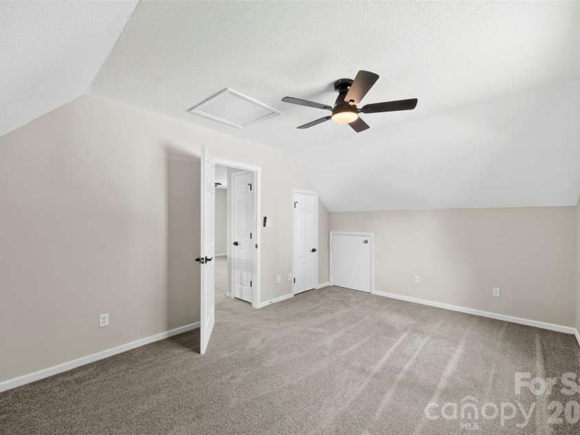 6719 Montezuma Trail, Charlotte, NC 28227.  MLS# CAR4401171, YatesRealty ID 36181. 