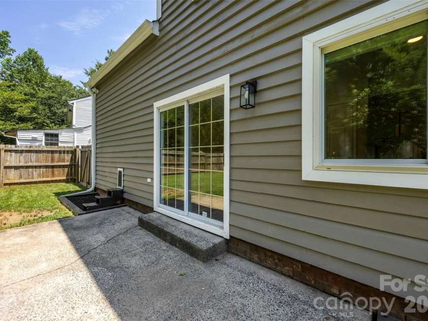 6719 Montezuma Trail, Charlotte, NC 28227.  MLS# CAR4401171, YatesRealty ID 36181. 