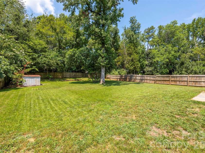 6719 Montezuma Trail, Charlotte, NC 28227.  MLS# CAR4401171, YatesRealty ID 36181. 