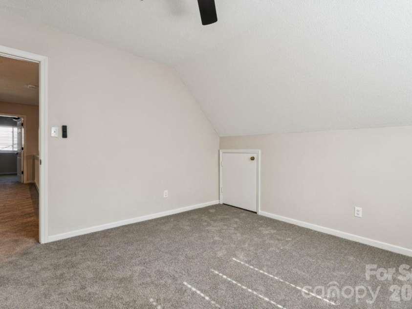 6719 Montezuma Trail, Charlotte, NC 28227.  MLS# CAR4434909, YatesRealty ID 36181. Bedroom 3