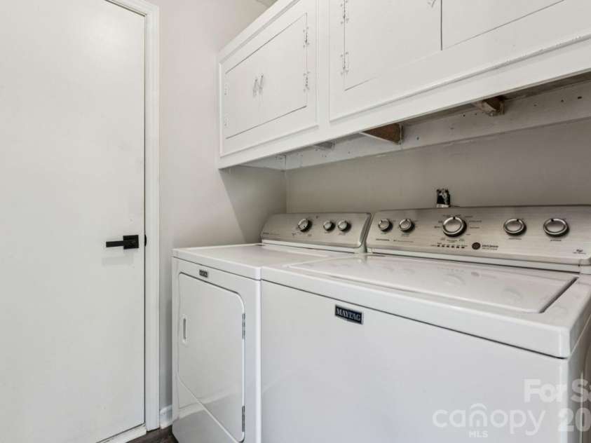 6719 Montezuma Trail, Charlotte, NC 28227.  MLS# CAR4434909, YatesRealty ID 36181. Laundry Room