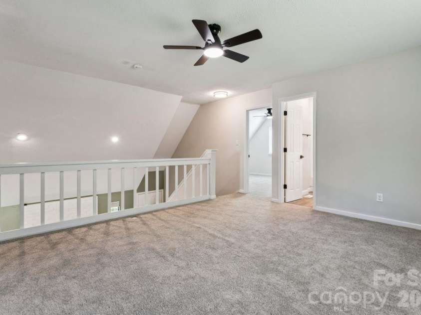 6719 Montezuma Trail, Charlotte, NC 28227.  MLS# CAR4434909, YatesRealty ID 36181. Upstairs loft landing