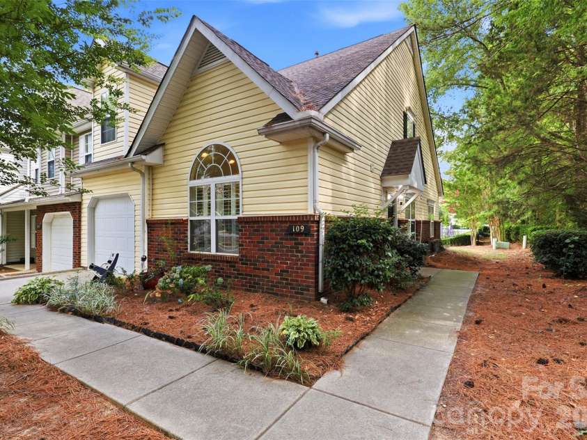109 Prescott Street, Matthews, NC 28104.  MLS# CAR4402502, YatesRealty ID 36183. 