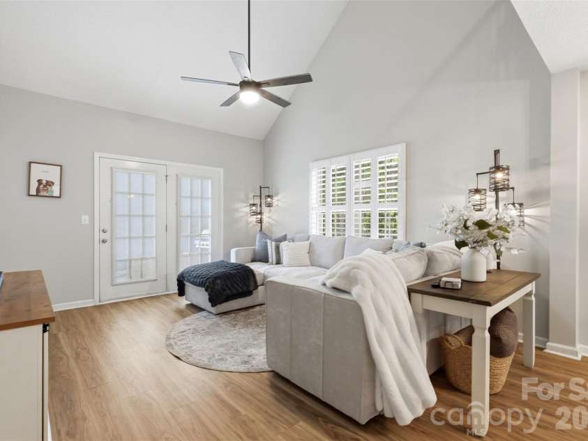109 Prescott Street, Matthews, NC 28104.  MLS# CAR4402502, YatesRealty ID 36183. 