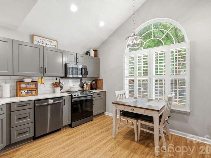 109 Prescott Street, Matthews, NC 28104.  MLS# CAR4402502, YatesRealty ID 36183. 