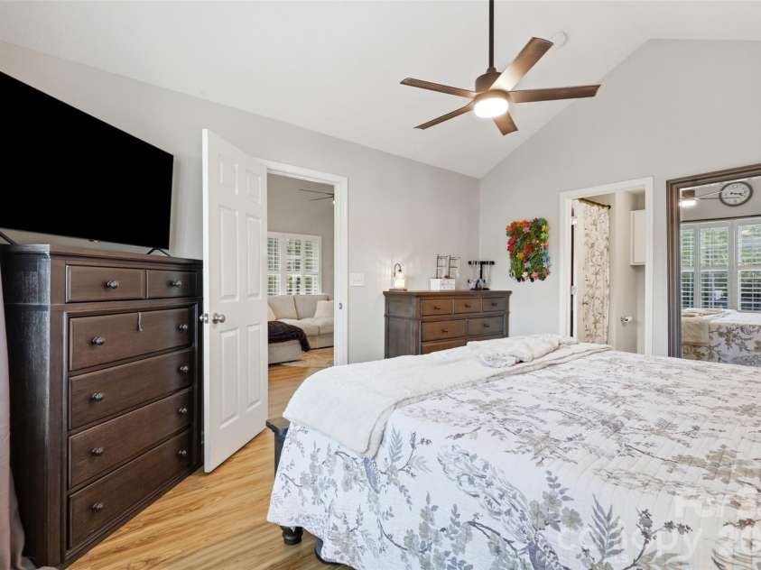 109 Prescott Street, Matthews, NC 28104.  MLS# CAR4402502, YatesRealty ID 36183. 