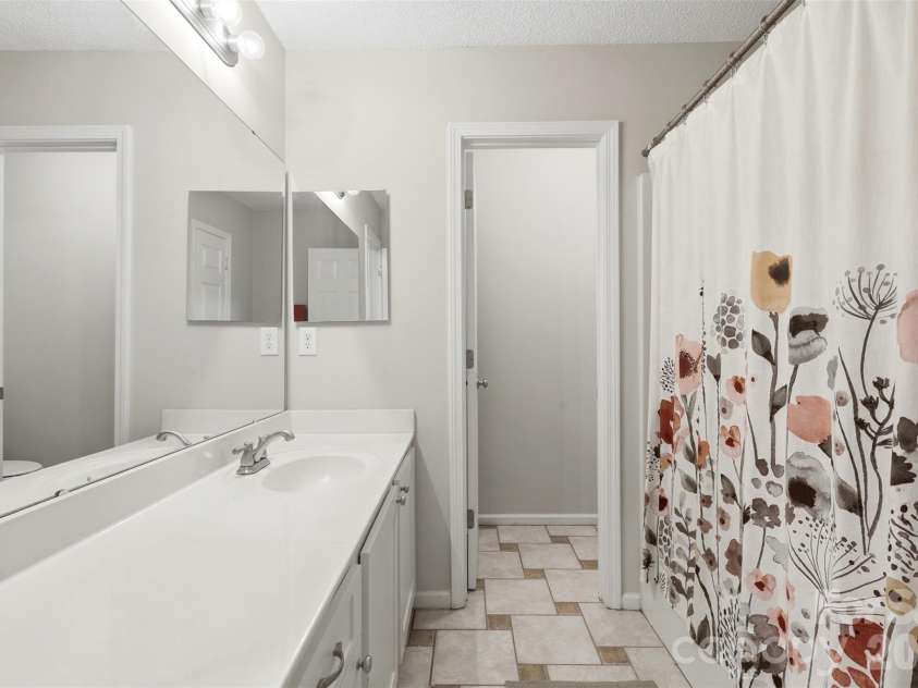 109 Prescott Street, Matthews, NC 28104.  MLS# CAR4402502, YatesRealty ID 36183. 
