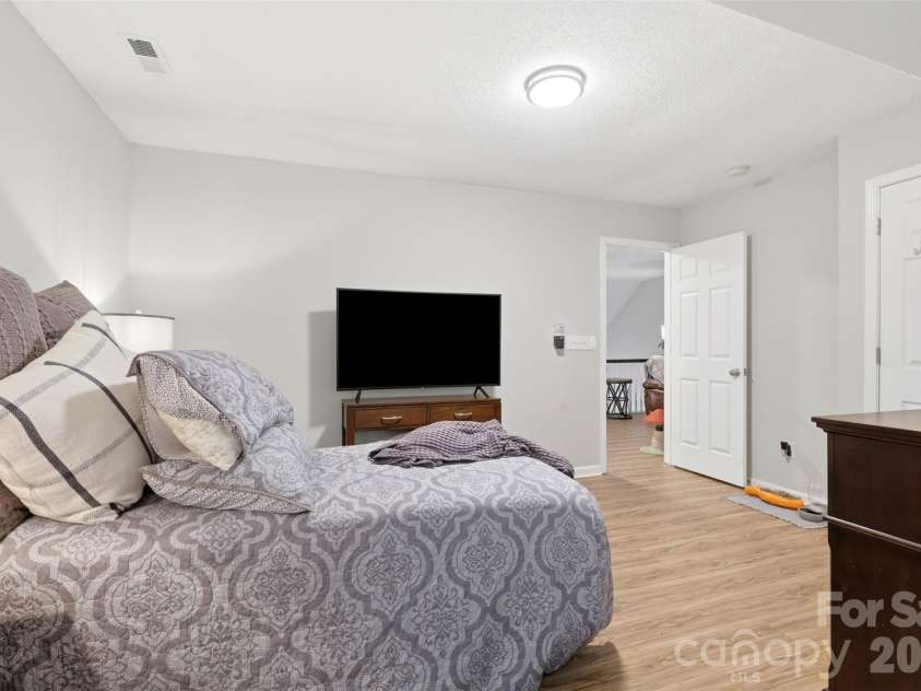 109 Prescott Street, Matthews, NC 28104.  MLS# CAR4402502, YatesRealty ID 36183. 
