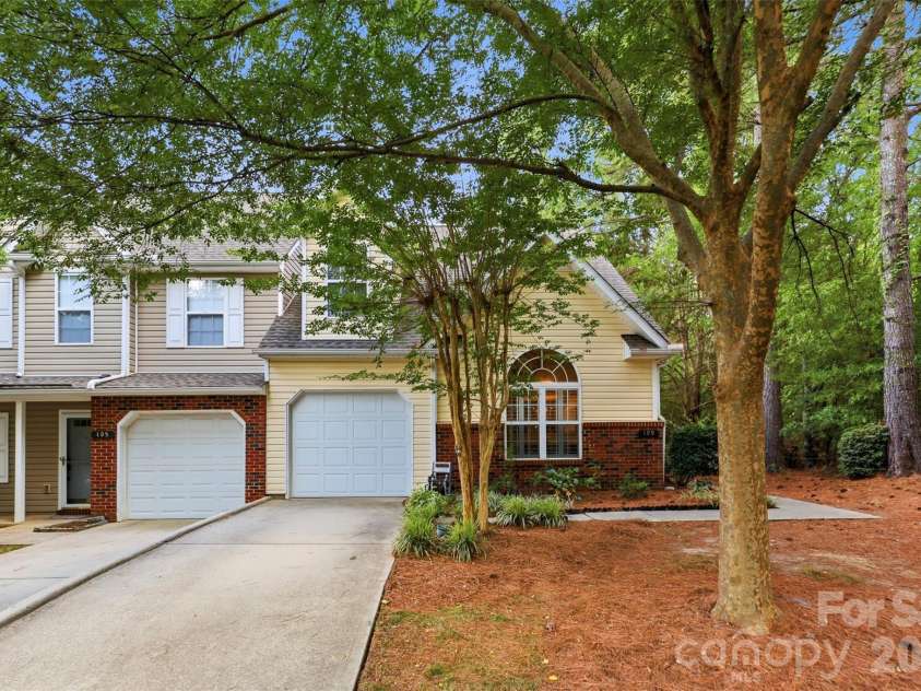 109 Prescott Street, Matthews, NC 28104.  MLS# CAR4402502, YatesRealty ID 36183. 