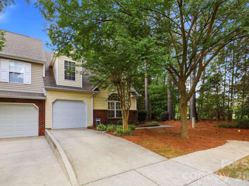 109 Prescott Street, Matthews, NC 28104.  MLS# CAR4402502, YatesRealty ID 36183. 