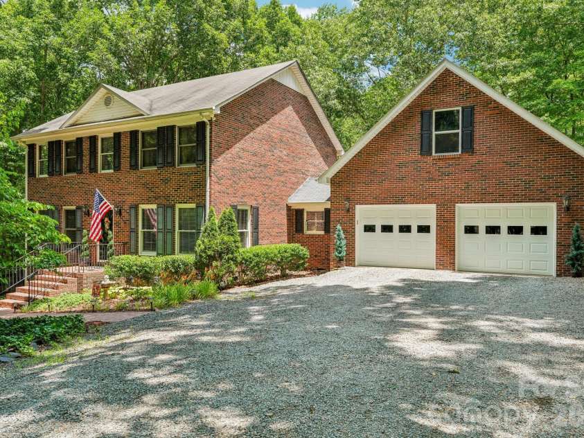 6366 Green Oak Drive, Stanfield, NC 28163.  MLS# CAR4397887, YatesRealty ID 36186. 