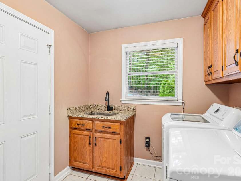 6366 Green Oak Drive, Stanfield, NC 28163.  MLS# CAR4397887, YatesRealty ID 36186. 