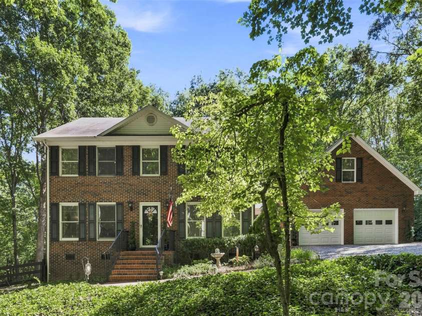 6366 Green Oak Drive, Stanfield, NC 28163.  MLS# CAR4397887, YatesRealty ID 36186. 