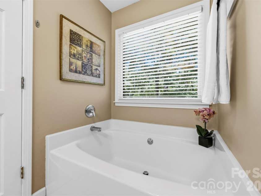 6366 Green Oak Drive, Stanfield, NC 28163.  MLS# CAR4397887, YatesRealty ID 36186. 