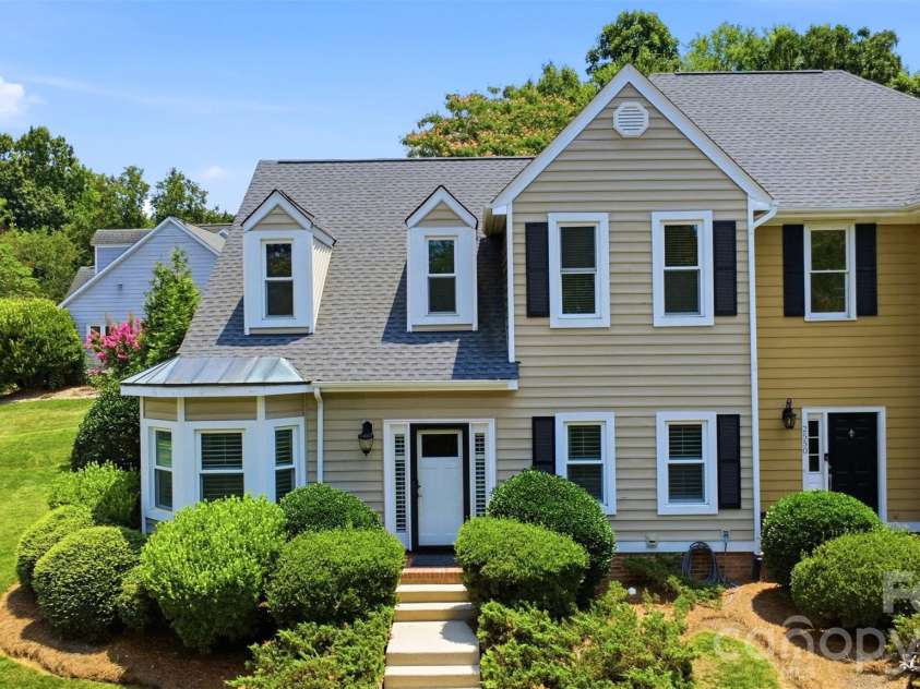 2552 Middlebridge Lane, Charlotte, NC 28270.  MLS# CAR4399618, YatesRealty ID 36187. 
