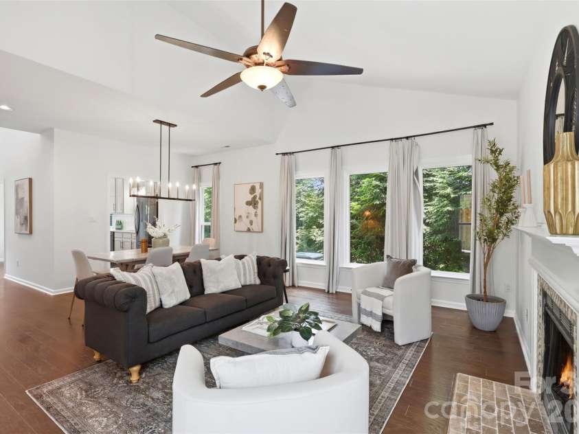 2552 Middlebridge Lane, Charlotte, NC 28270.  MLS# CAR4399618, YatesRealty ID 36187. 