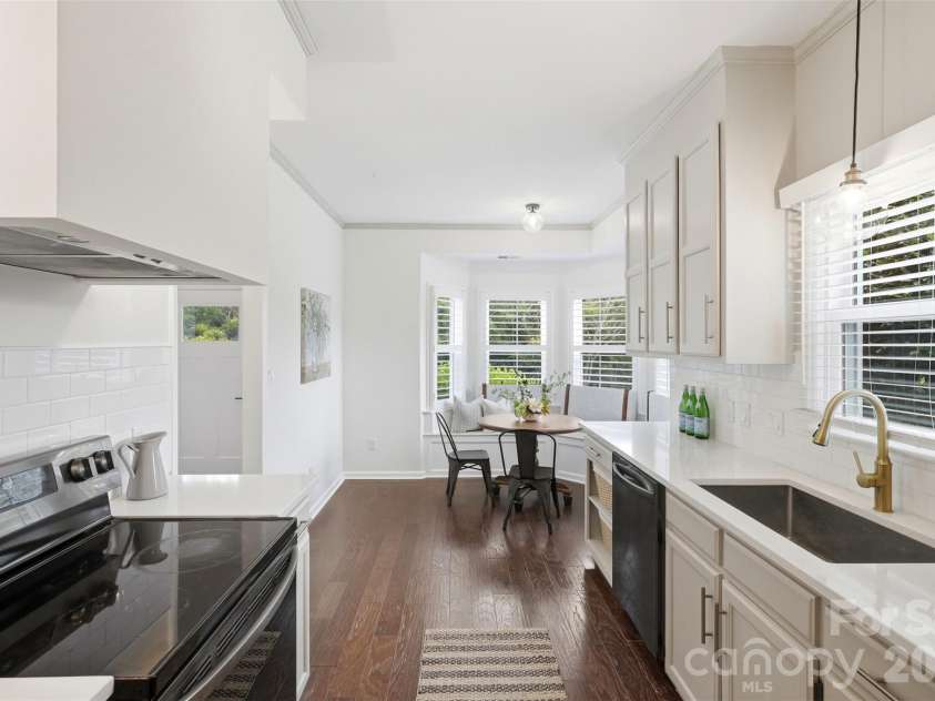 2552 Middlebridge Lane, Charlotte, NC 28270.  MLS# CAR4399618, YatesRealty ID 36187. 