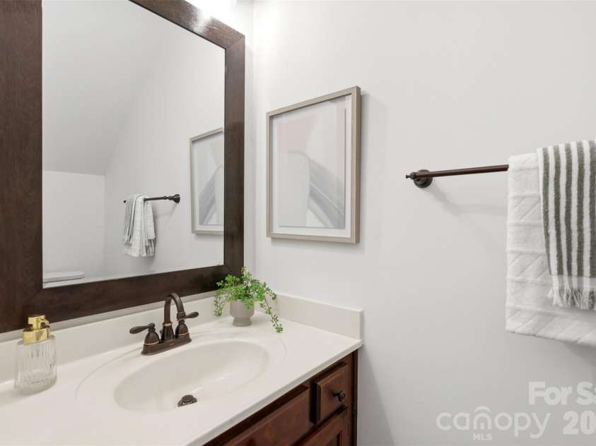2552 Middlebridge Lane, Charlotte, NC 28270.  MLS# CAR4399618, YatesRealty ID 36187. 