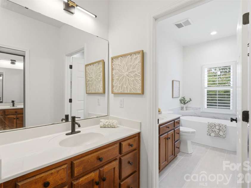 2552 Middlebridge Lane, Charlotte, NC 28270.  MLS# CAR4399618, YatesRealty ID 36187. 