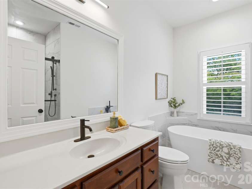 2552 Middlebridge Lane, Charlotte, NC 28270.  MLS# CAR4399618, YatesRealty ID 36187. 