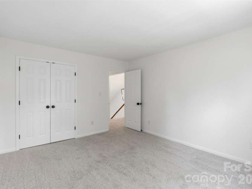 2552 Middlebridge Lane, Charlotte, NC 28270.  MLS# CAR4399618, YatesRealty ID 36187. 