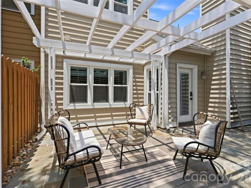 2552 Middlebridge Lane, Charlotte, NC 28270.  MLS# CAR4399618, YatesRealty ID 36187. 