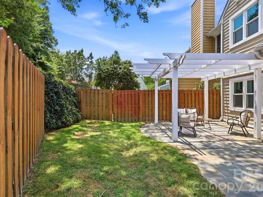 2552 Middlebridge Lane, Charlotte, NC 28270.  MLS# CAR4399618, YatesRealty ID 36187. 