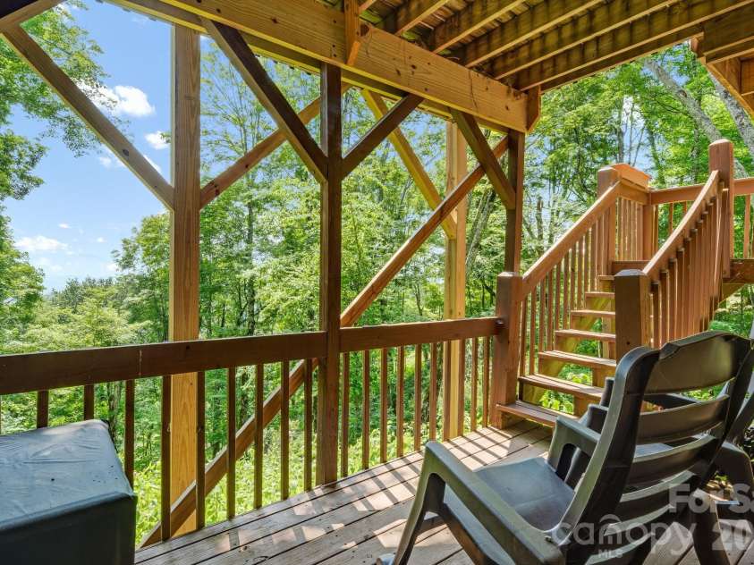 46 Trillium Lane, Mars Hill, NC 28754.  MLS# CAR4399565, YatesRealty ID 36188. Lower deck