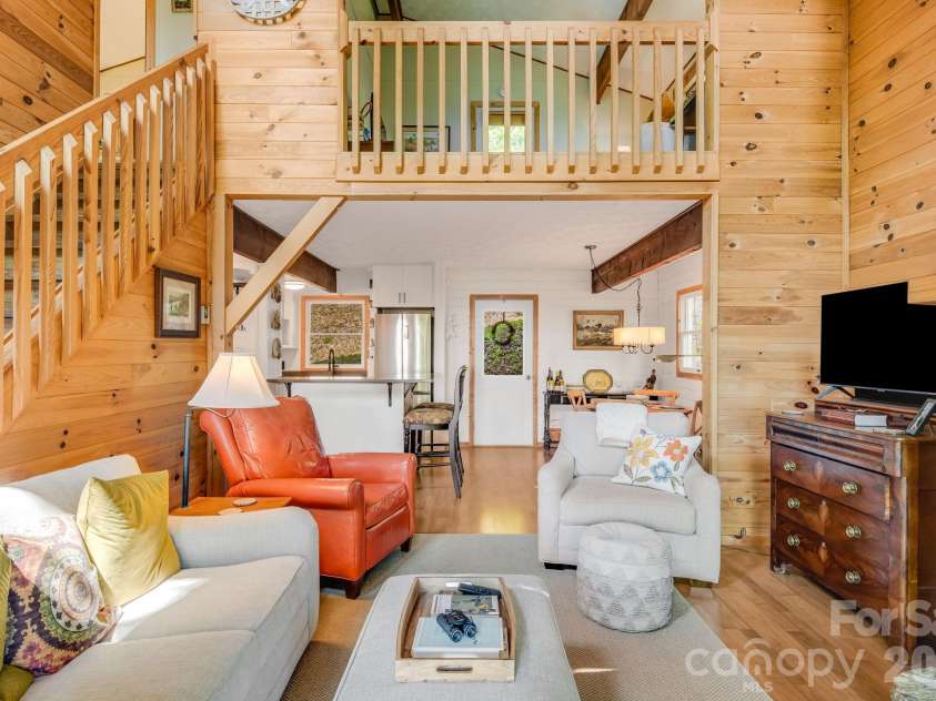46 Trillium Lane, Mars Hill, NC 28754.  MLS# CAR4399565, YatesRealty ID 36188. Open floor plan.