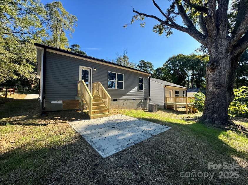 1217 Mountain Avenue, Gastonia, NC 28052.  MLS# CAR4311566, YatesRealty ID 3619. 