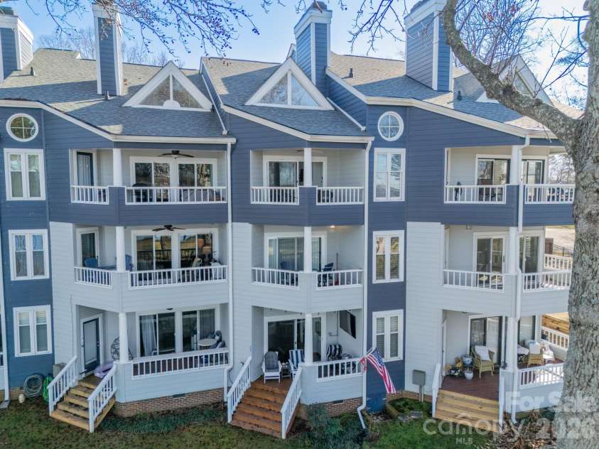 306 Northwest Drive, Davidson, NC 28036.  MLS# CAR4347031, YatesRealty ID 3619. 