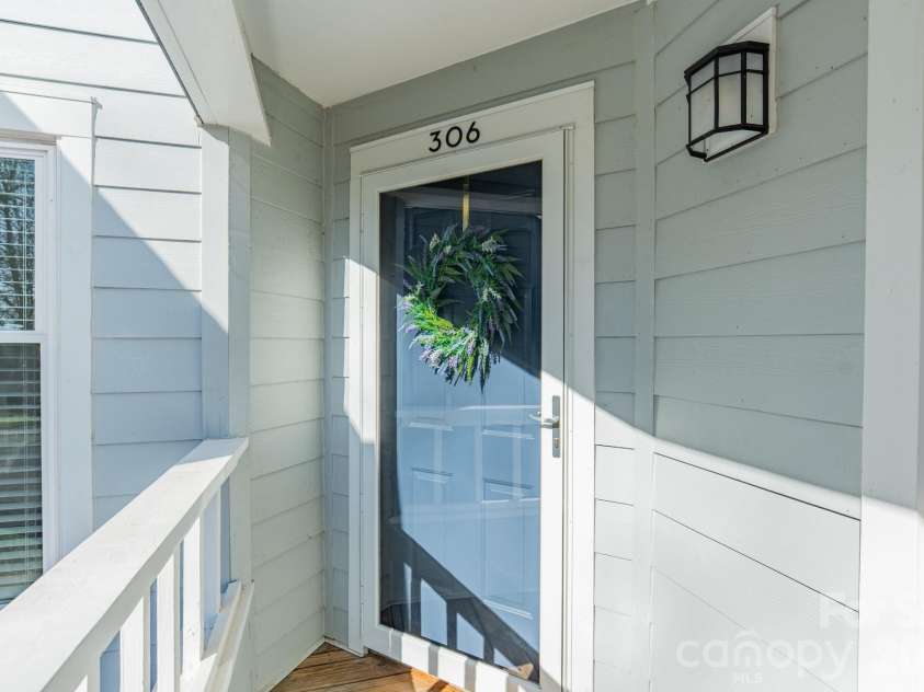 306 Northwest Drive, Davidson, NC 28036.  MLS# CAR4347031, YatesRealty ID 3619. 