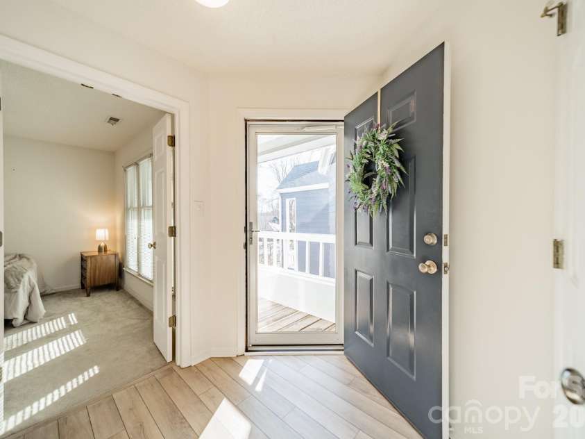 306 Northwest Drive, Davidson, NC 28036.  MLS# CAR4347031, YatesRealty ID 3619. 