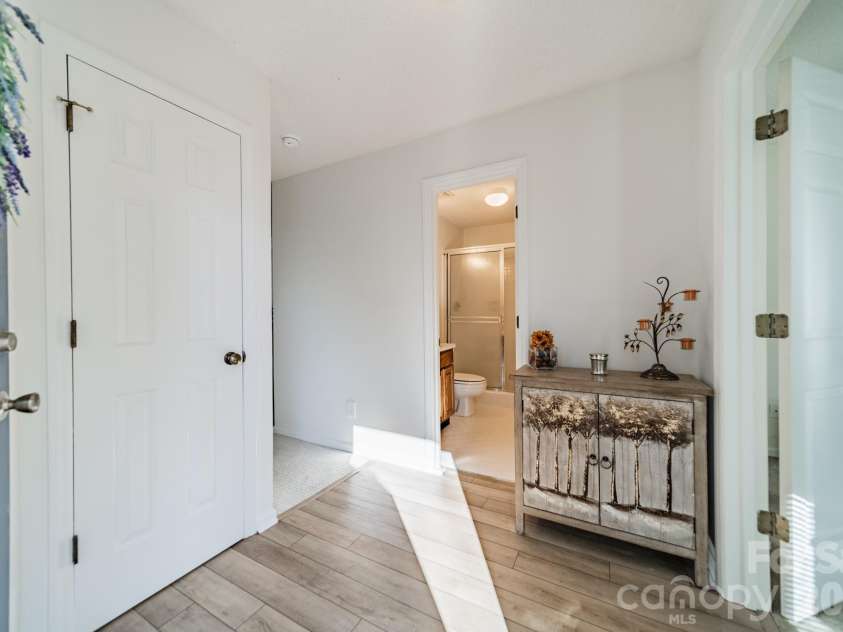 306 Northwest Drive, Davidson, NC 28036.  MLS# CAR4347031, YatesRealty ID 3619. 