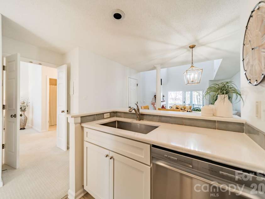306 Northwest Drive, Davidson, NC 28036.  MLS# CAR4347031, YatesRealty ID 3619. 