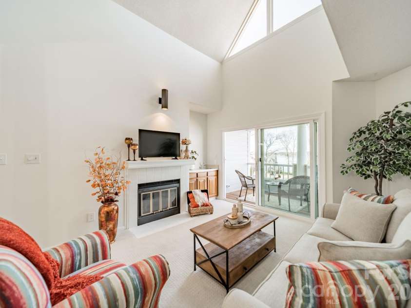 306 Northwest Drive, Davidson, NC 28036.  MLS# CAR4347031, YatesRealty ID 3619. 