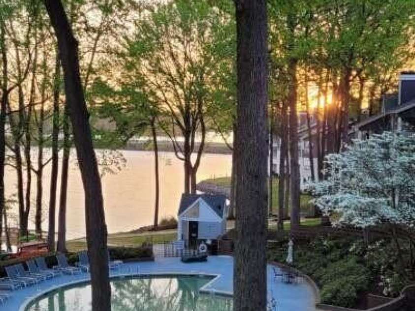 306 Northwest Drive, Davidson, NC 28036.  MLS# CAR4347031, YatesRealty ID 3619. 