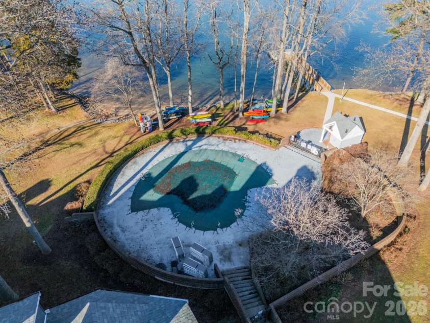 306 Northwest Drive, Davidson, NC 28036.  MLS# CAR4347031, YatesRealty ID 3619. 