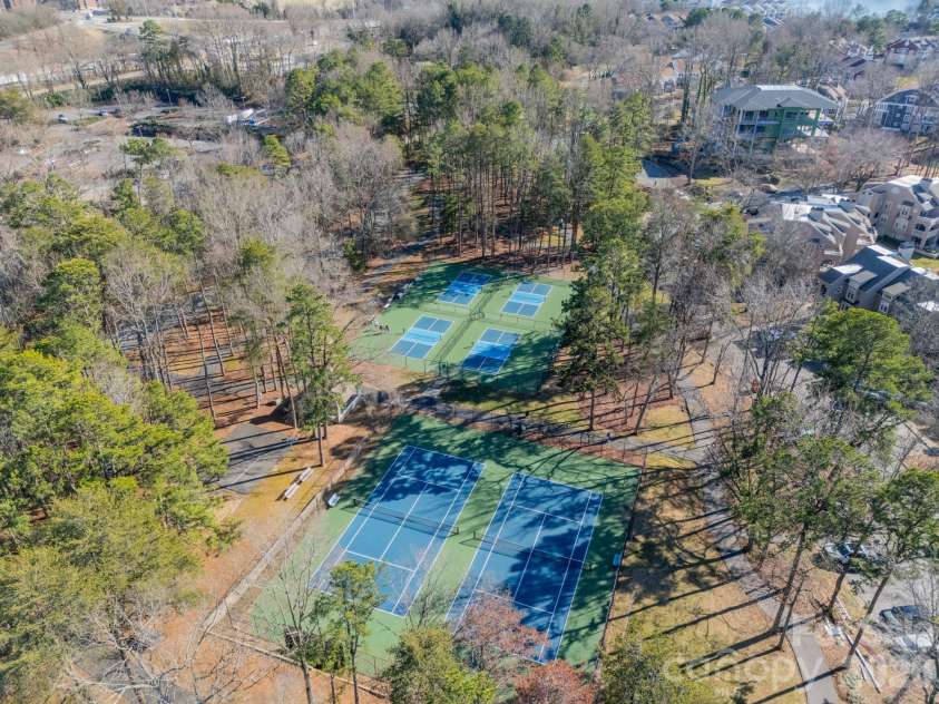 306 Northwest Drive, Davidson, NC 28036.  MLS# CAR4347031, YatesRealty ID 3619. 