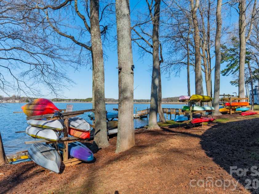 306 Northwest Drive, Davidson, NC 28036.  MLS# CAR4347031, YatesRealty ID 3619. 