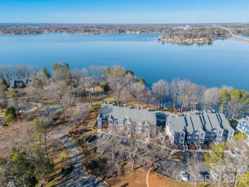 306 Northwest Drive, Davidson, NC 28036.  MLS# CAR4347031, YatesRealty ID 3619. 