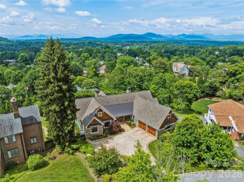 266 Stratford Road, Asheville, NC 28804.  MLS# CAR4400526, YatesRealty ID 36190. 